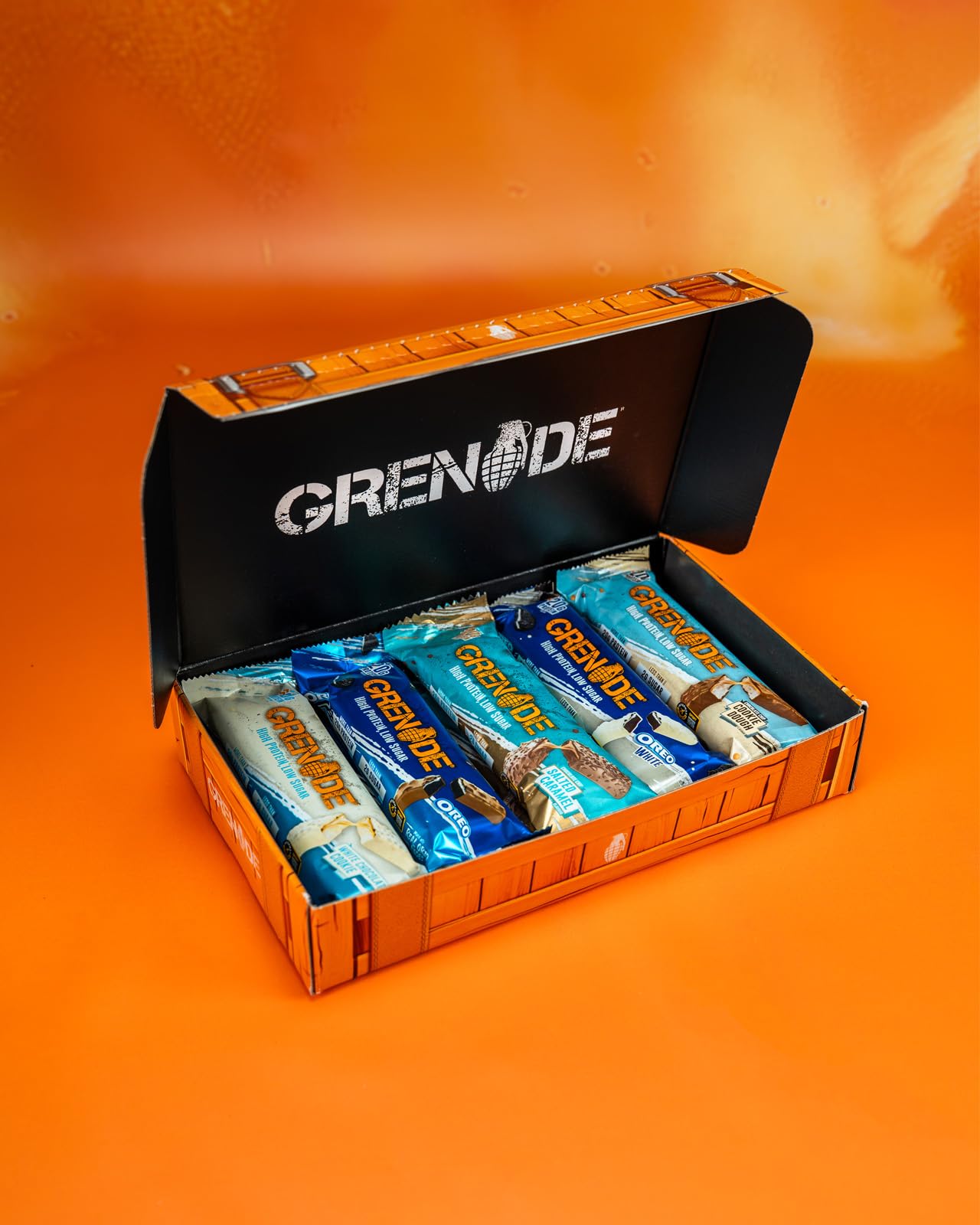 Grenade OREO White High Protein, Low Sugar Bars, 12 x 60 g – 21 g Protein per Snack Bar with Crunchy OREO Pieces & White Chocolate Coating