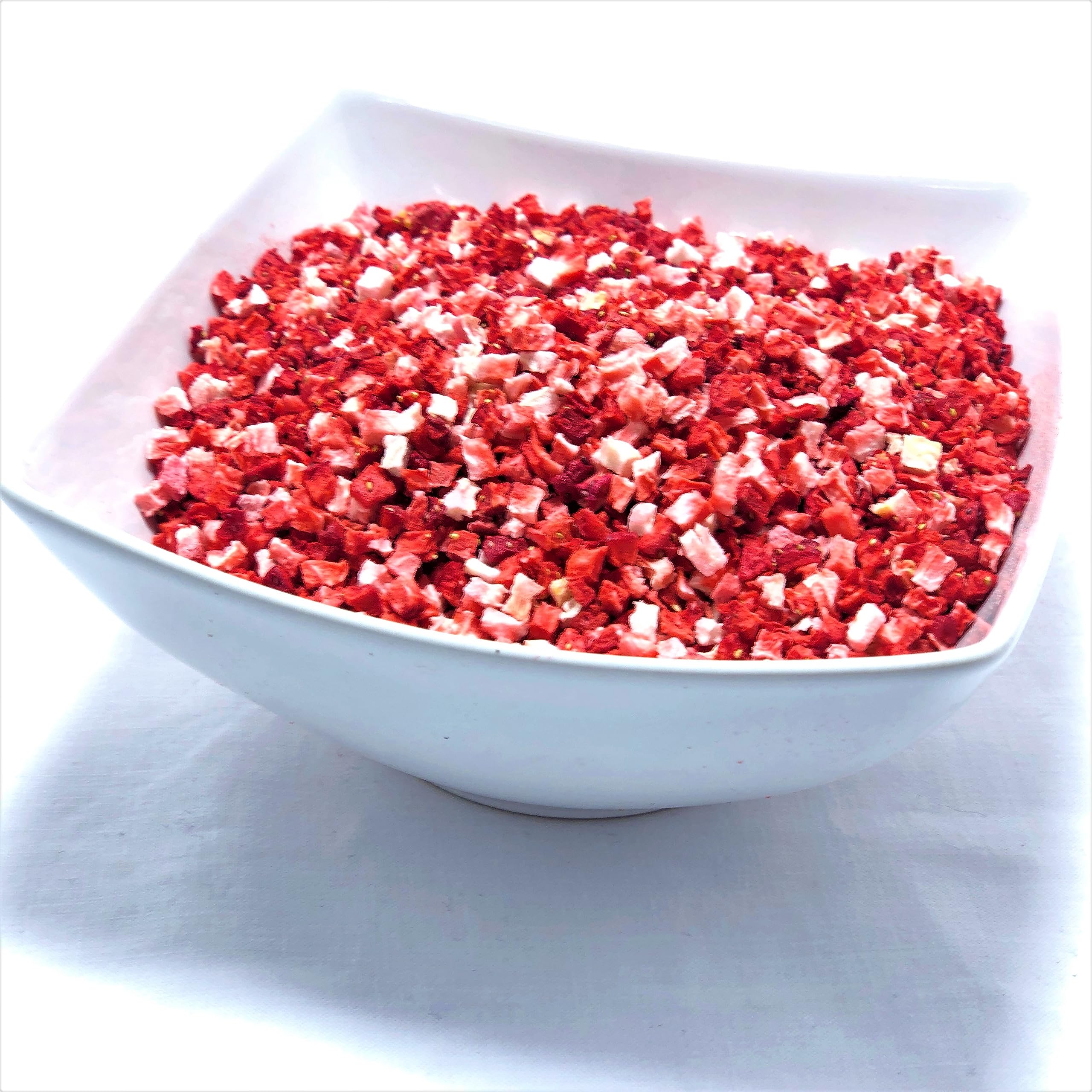 Freeze Dried Strawberry Pieces 100g - Premium Freeze-Dried Fruit Bits - 100% Natural, No Added Sugar or Preservatives Raw Dry Strawberries for Baking, Cake Decoration, Porridge Oat, Ice Cream Toppings